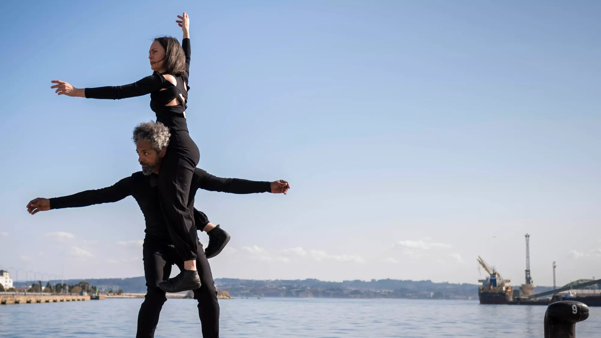 Bailarines de la compañía Entremans, que actuarán en el festival de danza Cuadernos Escénicos. / CEDIDA