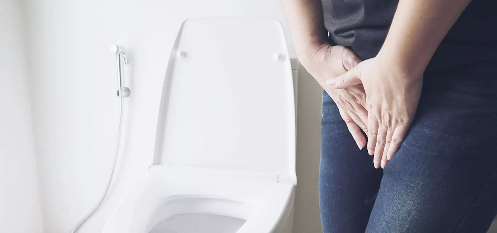 La necesidad de orinar frecuente es uno de los primeros síntomas de la cistitis / FREEPIK
