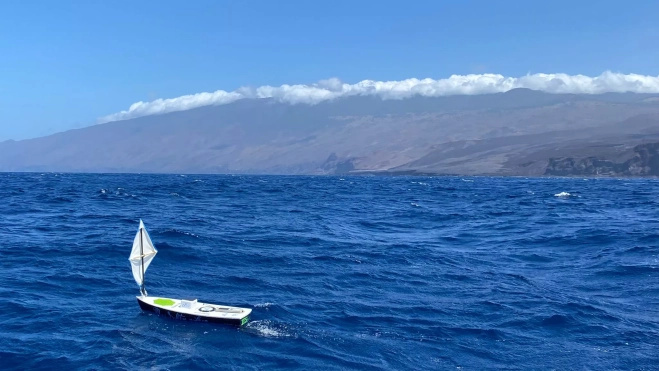 Bote edicativo El Hierro Mar Salitre y Lava 1 Bote edicativo El Hierro Mar Salitre y Lava 1