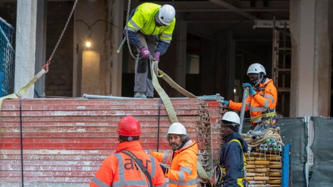 Trabajadores en Canarias ./ EFE