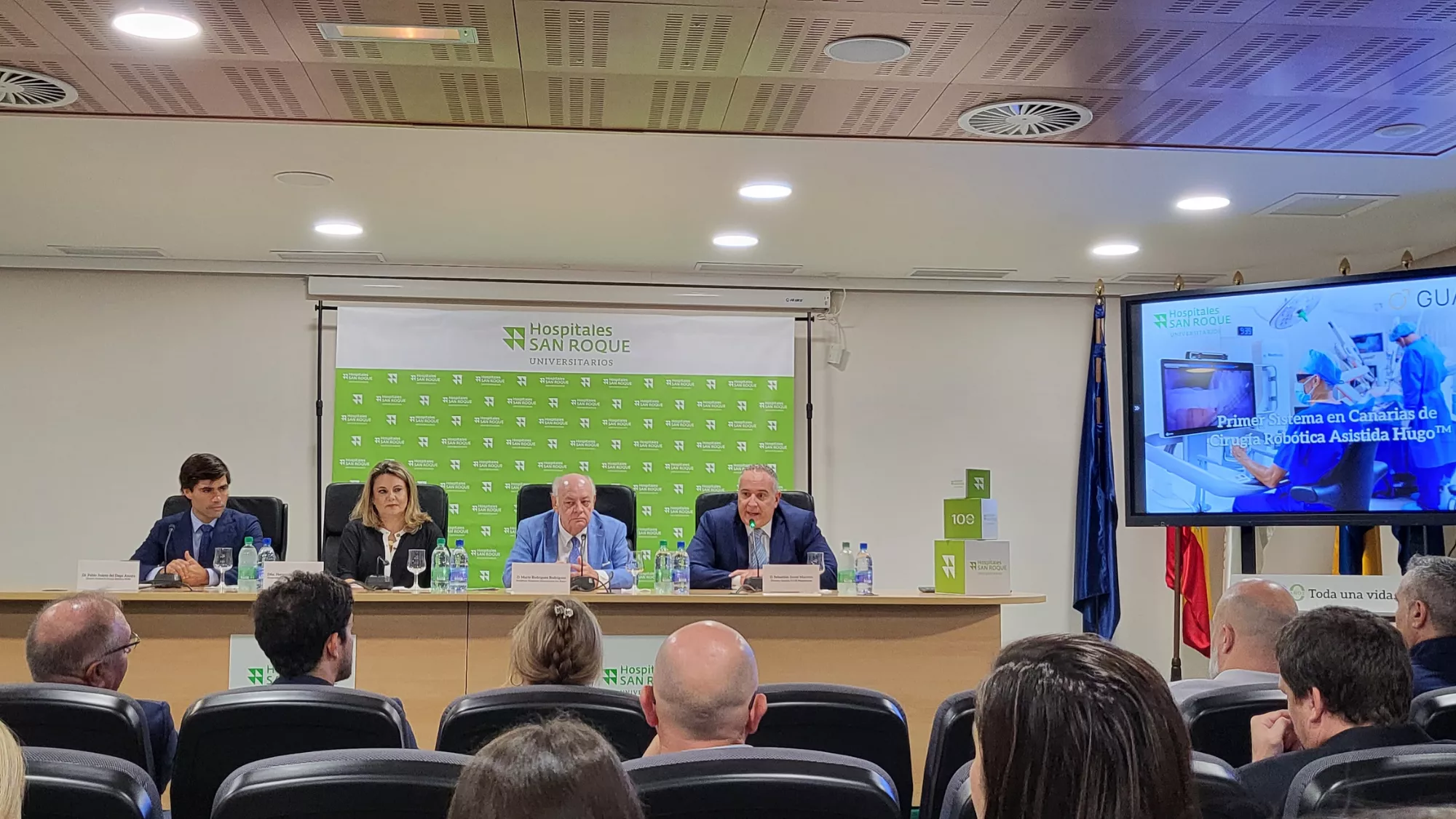 HUSR Maspalomas presenta a ‘Hugo’, el robot que asistirá a los cirujanos en operaciones de próstata. / ATLÁNTICO HOY