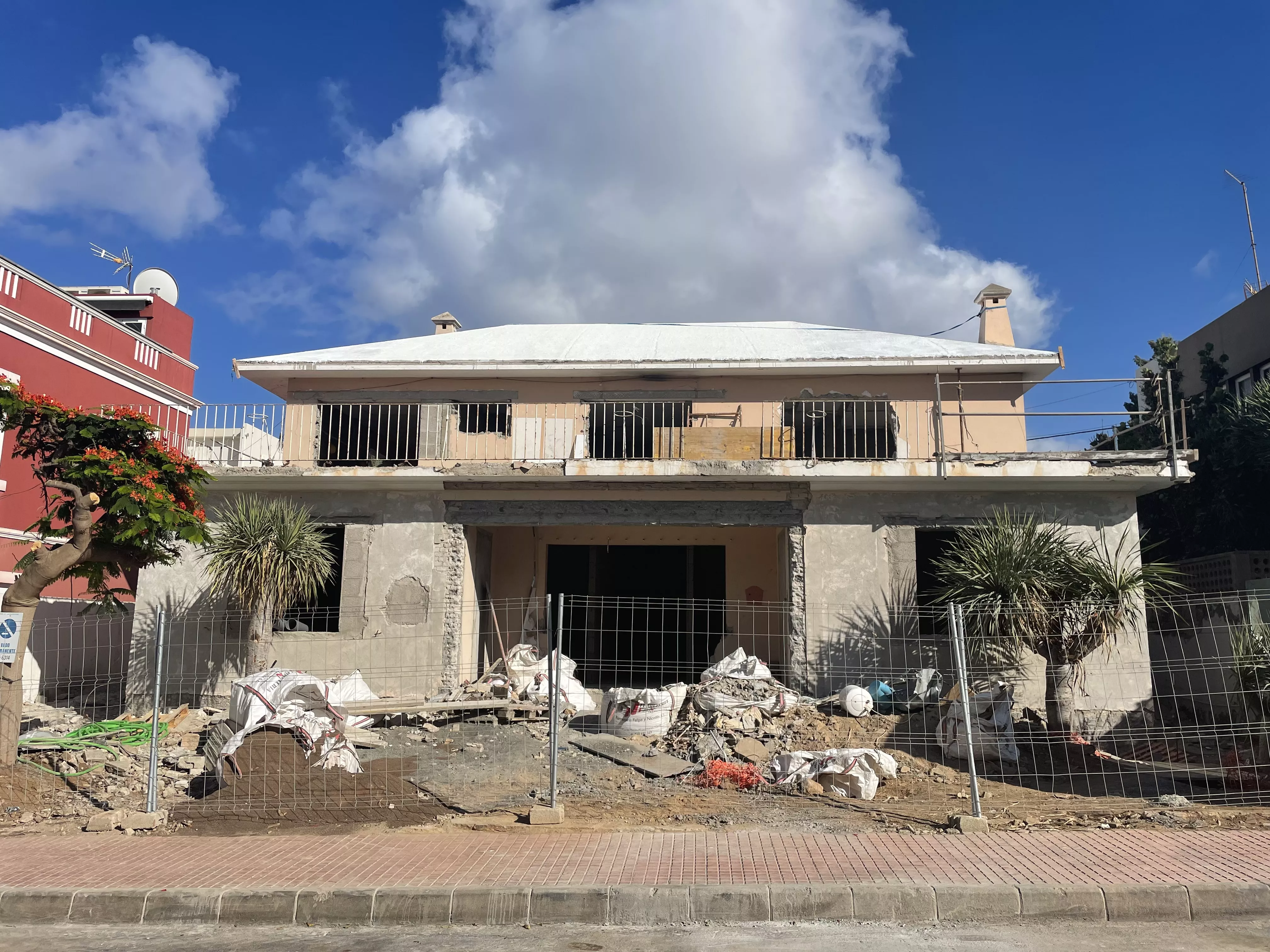 Edificio del hotel urbano que proyecta Ikea Canarias en Ciudad Jardín. / AH