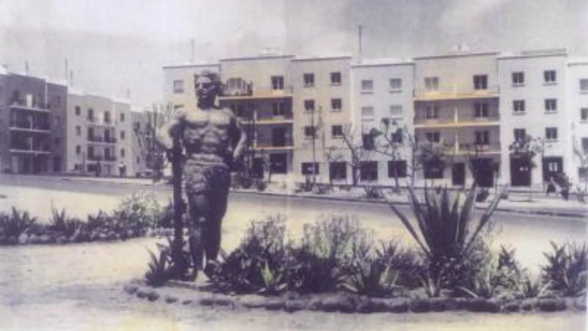 En la imagen, la escultura de Doramas que lleva años desaparecida. / AH