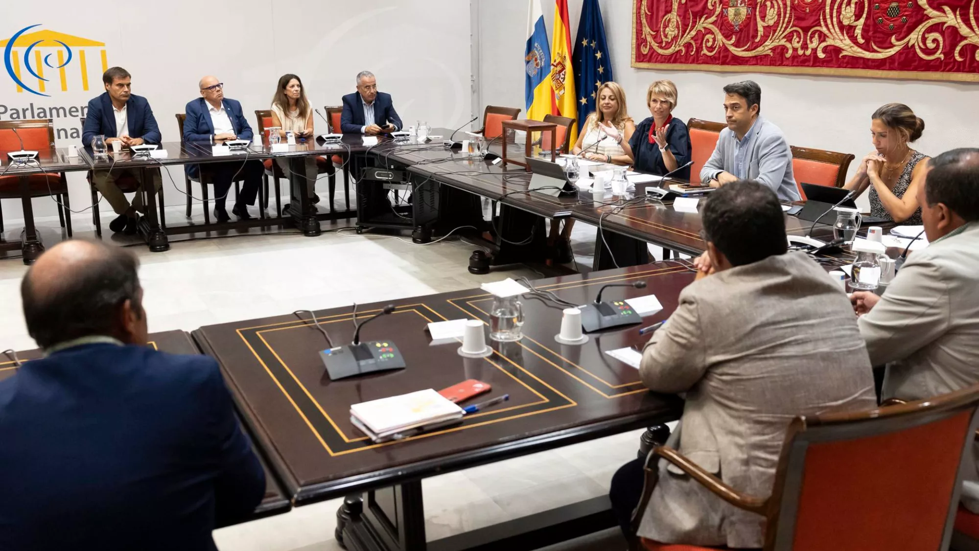 Mesa del Parlamento de Canarias / EFE
