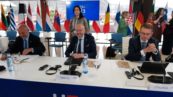 El viceministro de Salud de Grecia, Dimitrios Vartzopoulos, el ministro de Salud Pública de Lituania, Arünas Dulkys, y el ministro de Salud de Italia, Orazio Schillaci / EFE - ÁNGEL MEDINA