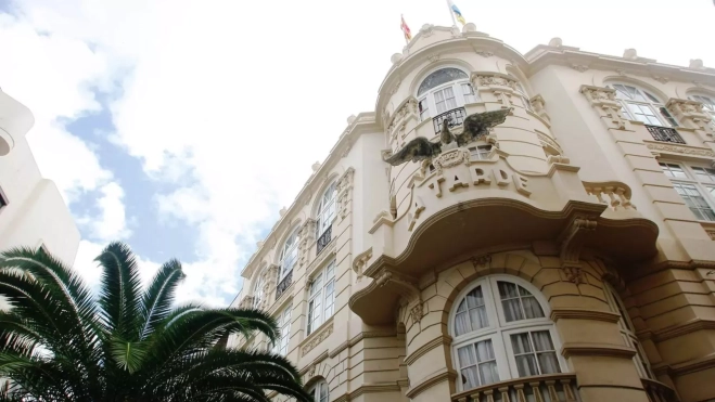 Fachada de la Audiencia de Cuentas de Canarias / AUDIENCIA DE CUENTAS DE CANARIAS Fachada de la Audiencia de Cuentas de Canarias / AUDIENCIA DE CUENTAS DE CANARIAS