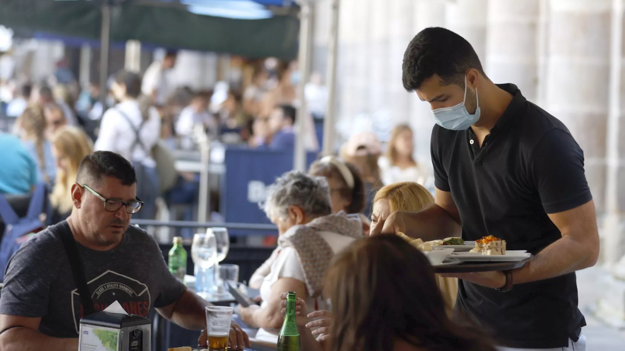 Los contratos indefinidos entre jóvenes han aumentado en Canarias