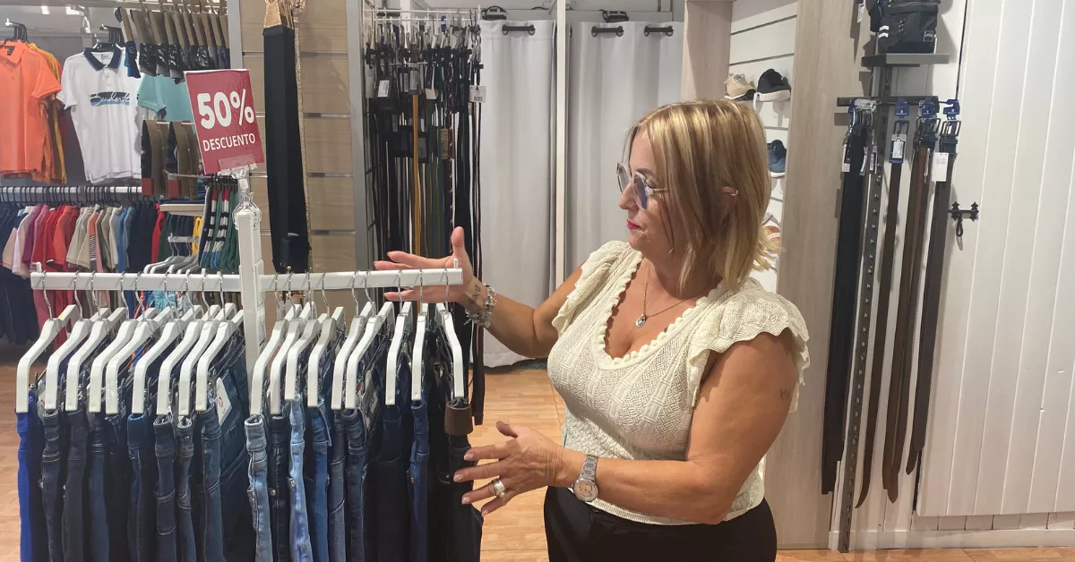 Carmita, dueña de la tienda 'Estilo' en La Gomera. / ATLANTICO HOY 