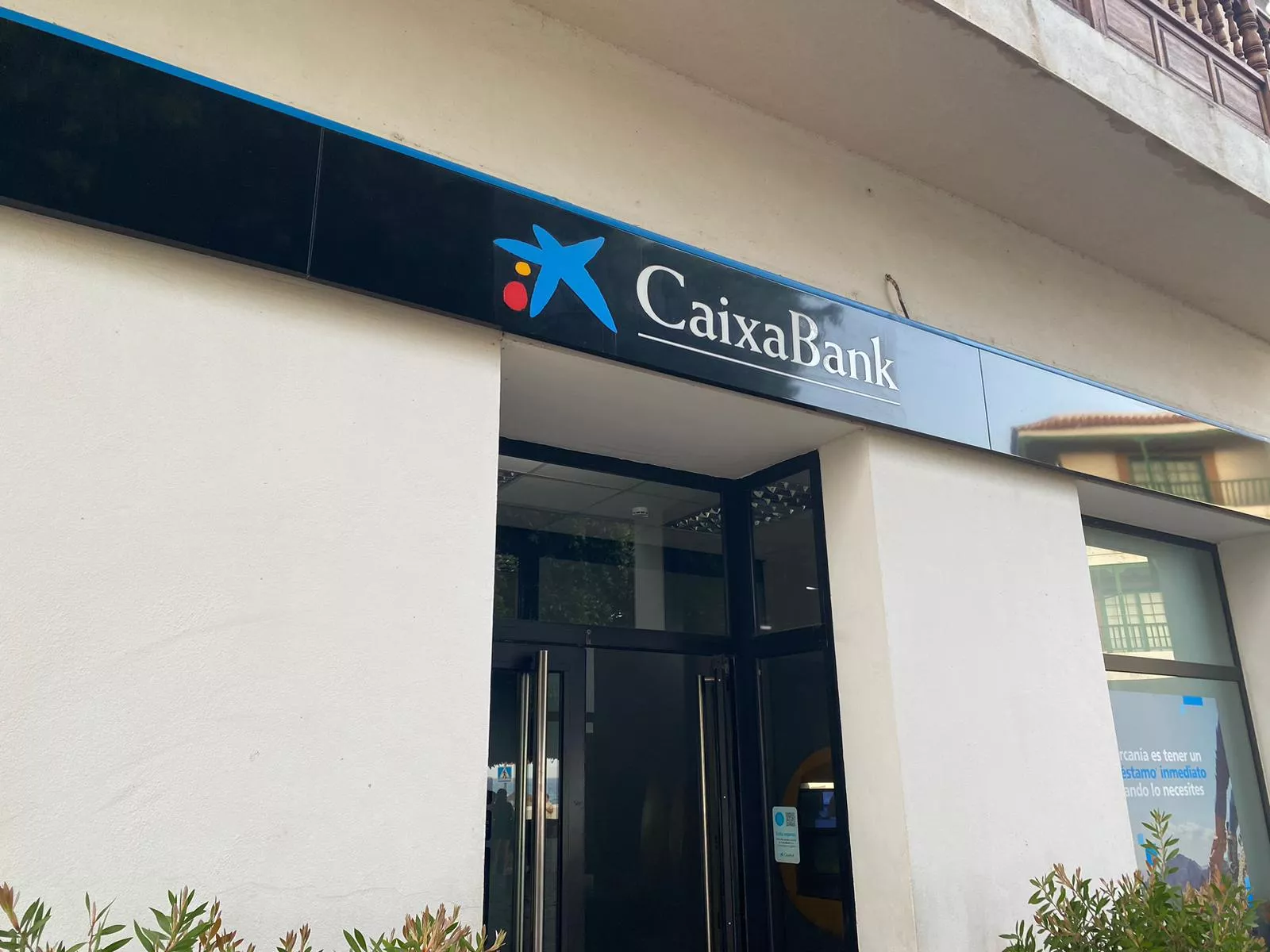 Cajero de Caixabank en Playa de Santiago, en La Gomera./ AH Cajero de Caixabank en Playa de Santiago, en La Gomera./ AH