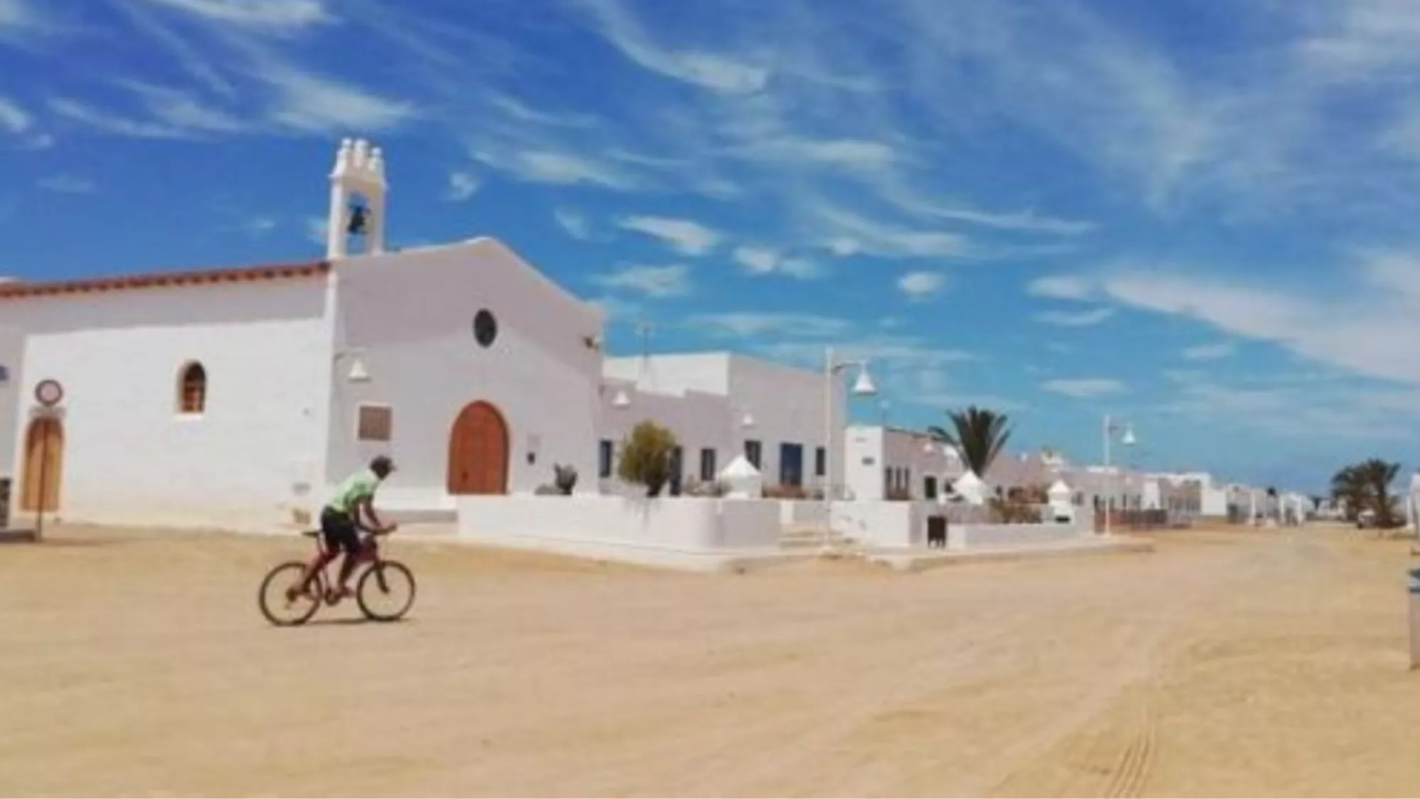 La Graciosa registra desde hace varios días problemas con el suministro de agua. / EFE