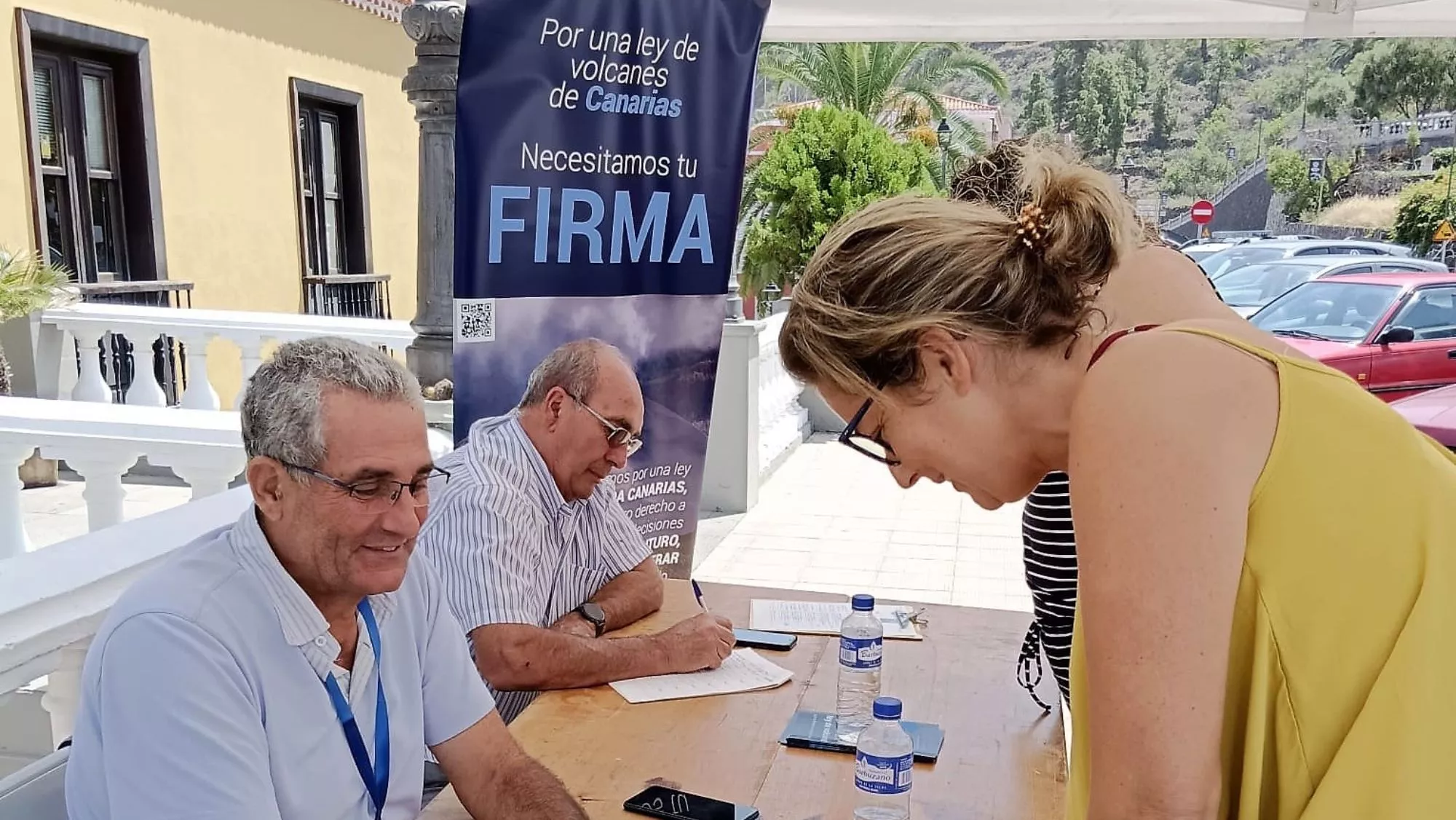 Recogida de firmas para la Ley de Volcanes / CEDIDA