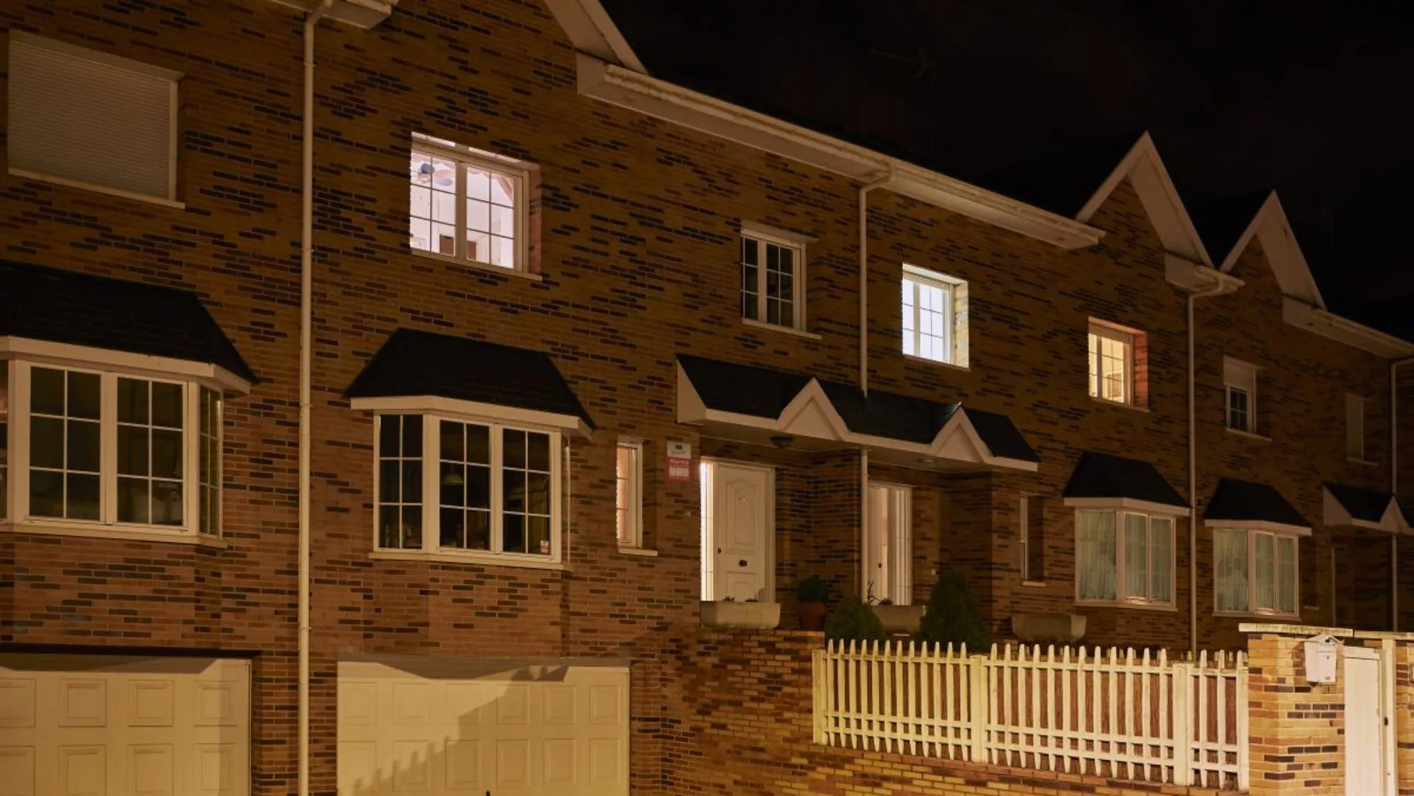 Imagen de una vivienda de noche | SECURITAS DIRECT