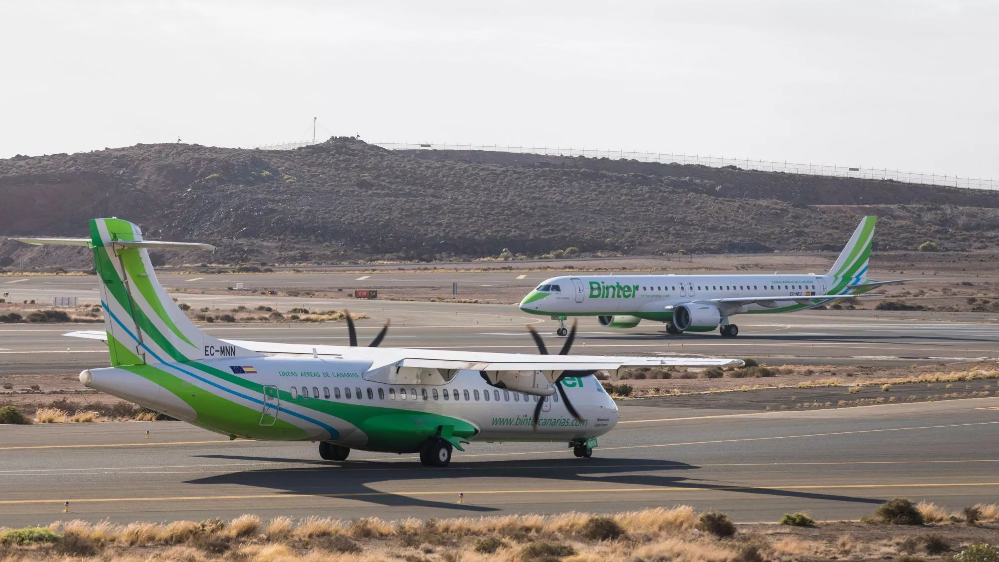 Dos aviones de Binter / CEDIDA
