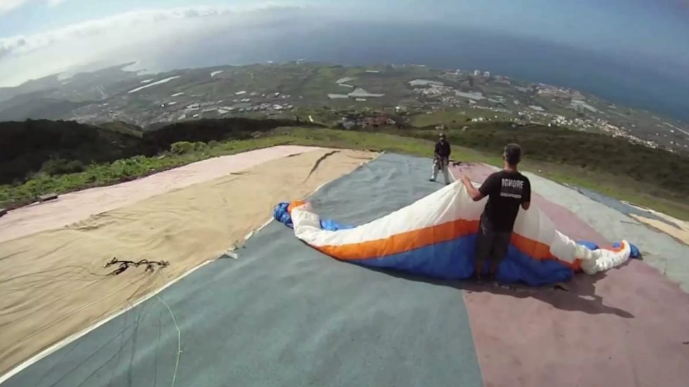 Parapente desde Taucho, en Tenerife./ ARCHIVO