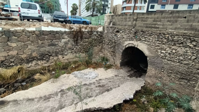Apertura por la que accede el agua / ATLÁNTICO HOY- MARCOS MORENO Apertura por la que accede el agua / ATLÁNTICO HOY- MARCOS MORENO