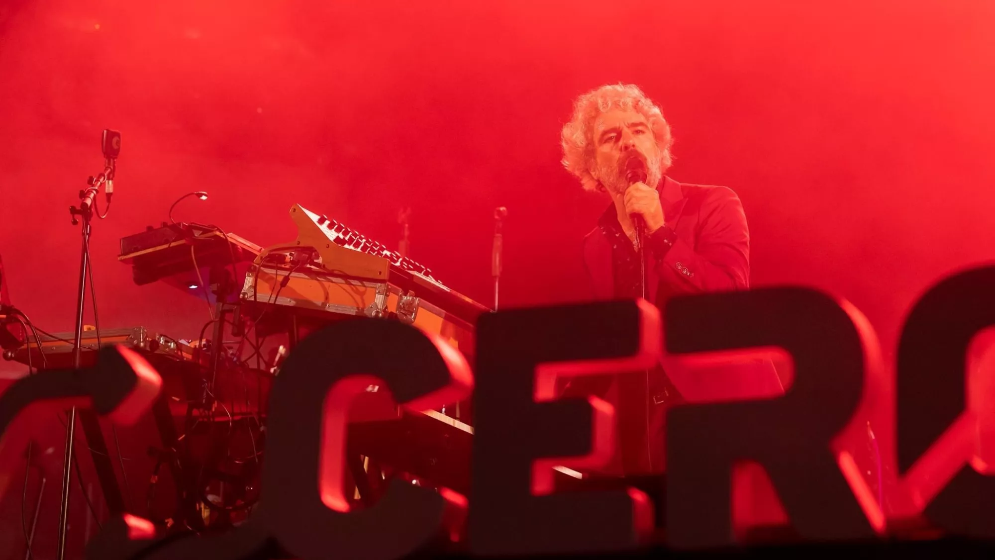 León Benavente, durante el concierto que ofreció en el Festival Cero de 2022. / QUIQUE CURBELO-LPA CULTURA