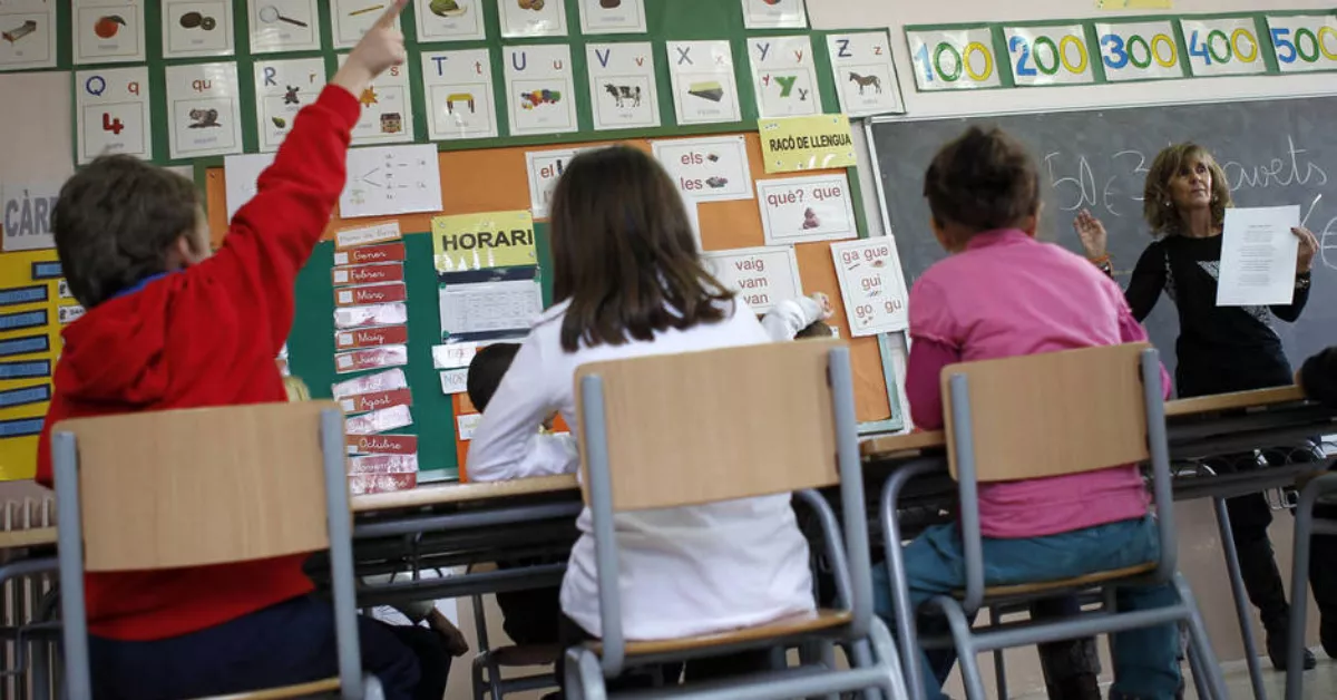 Niños en un colegio. Denuncian una ralentización en la convocatoria de plazas públicas docentes en Canarias/ EFE Niños en un colegio. Denuncian una ralentización en la convocatoria de plazas públicas docentes en Canarias/ EFE