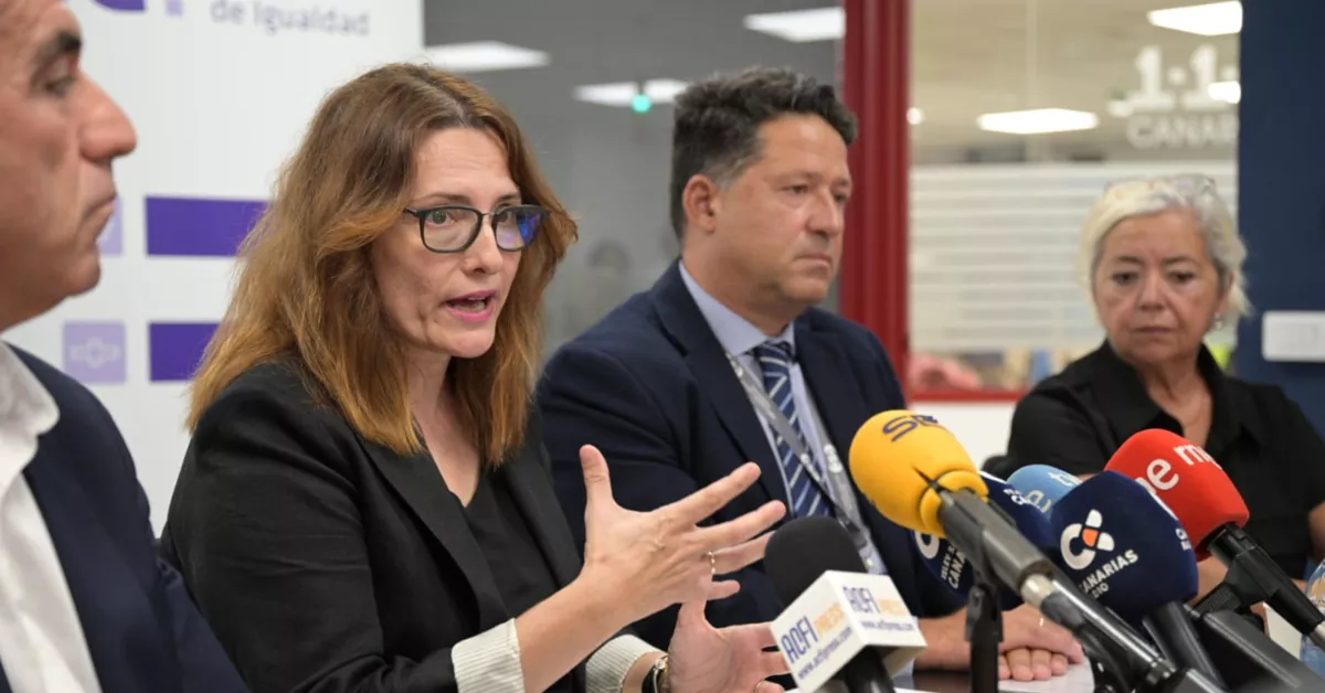 Rueda de prensa de la consejera sobre las llamadas por violencia de género / CONSEJERÍA DE BIENESTAR SOCIAL