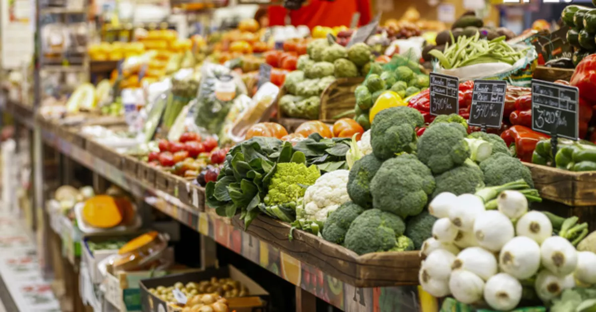 Vista del precio de las verduras en un mercado / EFE