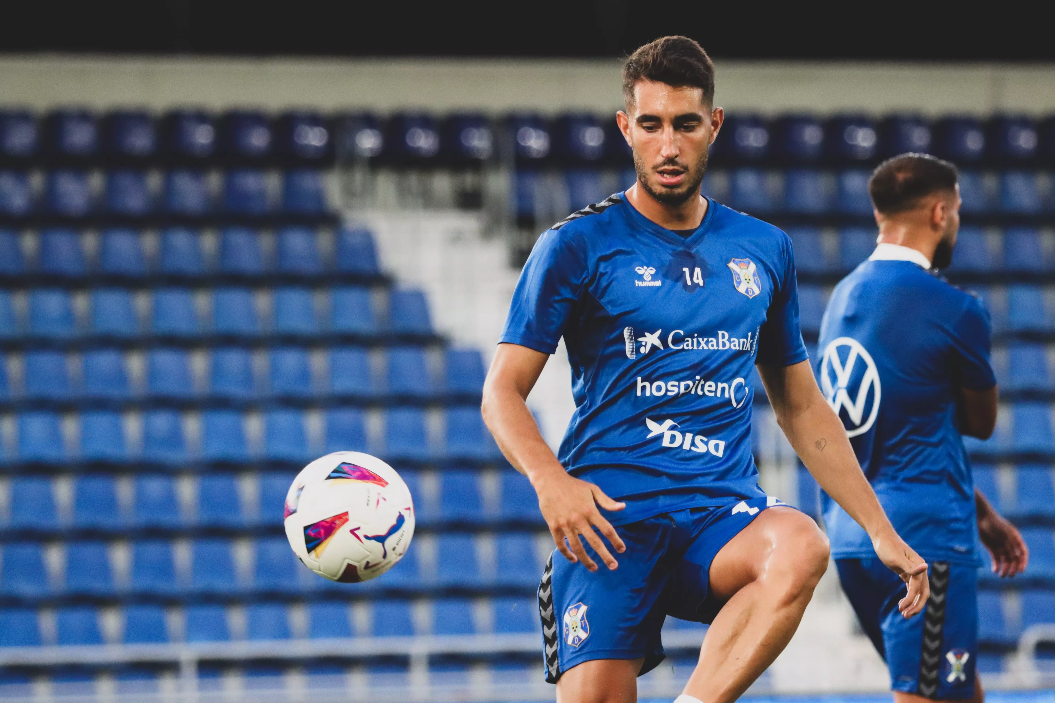 Roberto López y Mellot se unen a la lista de bajas de Garitano para visitar Lezama, junto a Fer Medrano, Luismi, Waldo y José León./ CD TENERIFE.