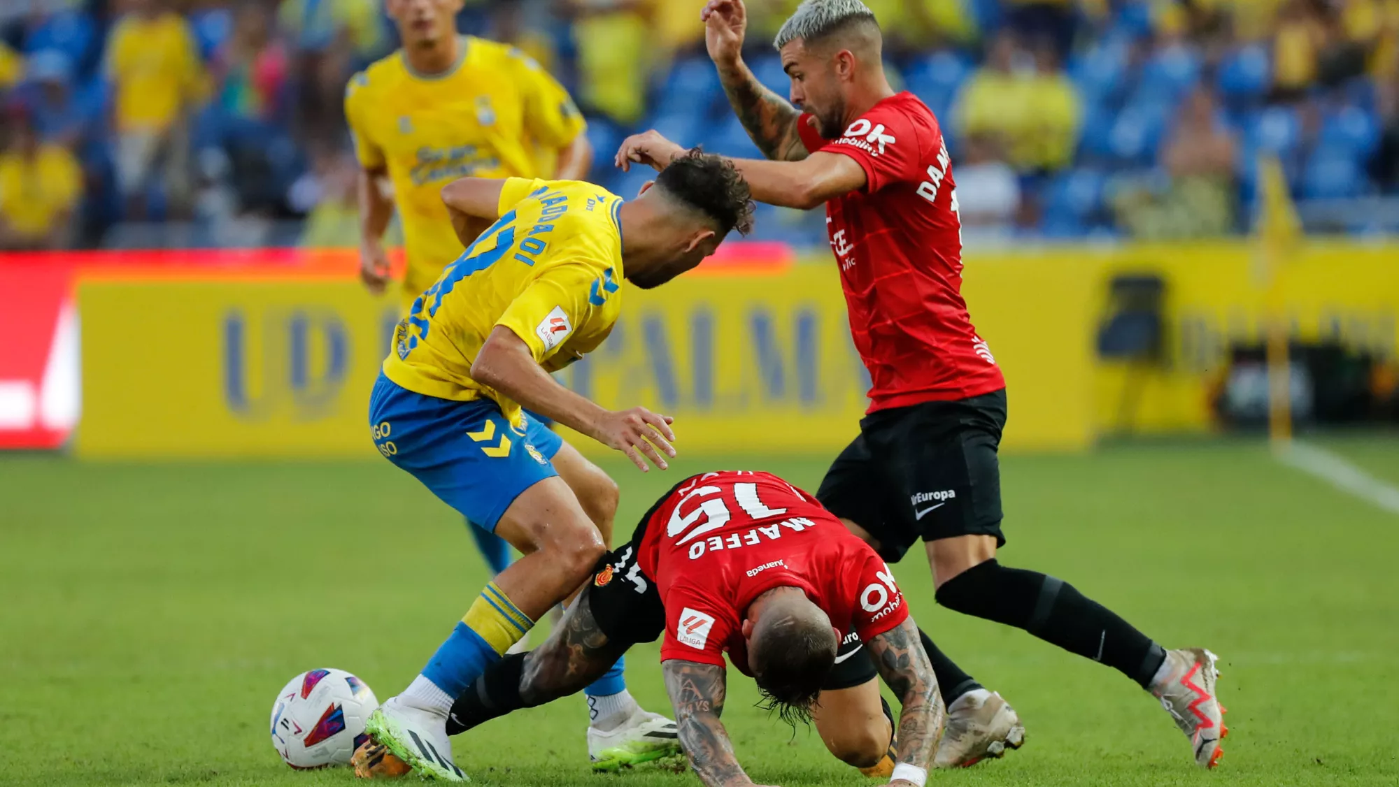 Las Palmas y Mallorca se enfrentan en la primera jornada de la Primera División / EFE  - ELVIRA URQUIJO