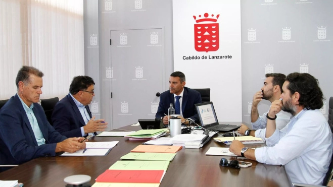 Reunión del presidente del Cabildo de Lanzarote con el consejero de Aguas del Gobierno de Canarias / CABILDO DE LANZAROTE