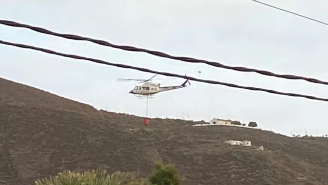 Un helicóptero sobrevolando el municipio de El Rosario. / ATLÁNTICO HOY