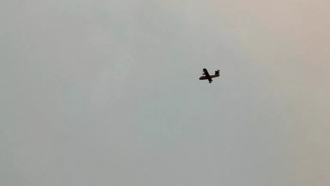 Un hidroavión sobrevolando Candelaria. / ATLÁNTICO HOY