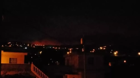 El fuego visto desde el casco de Tacoronte. / ATLÁNTICO HOY