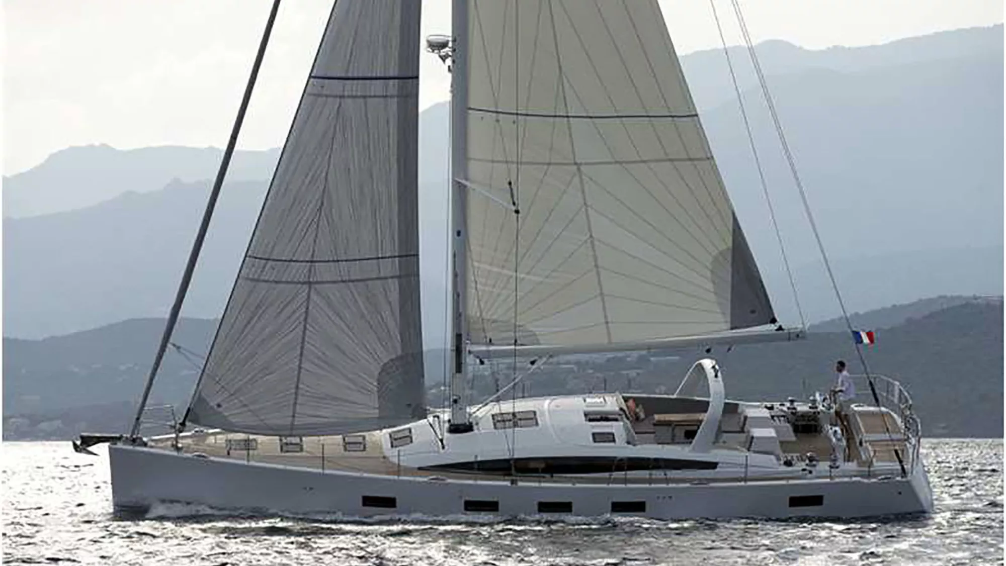 Un velero de bandera francesa./ ARCHIVO