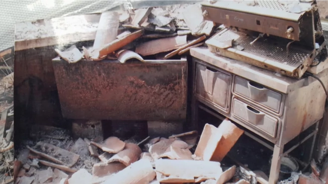 Imagen de restos del mobiliario después del incendio de 2007 que sufrió el Restaurante Las Cañadas, en Gran CanariaCEDIDA (1)
