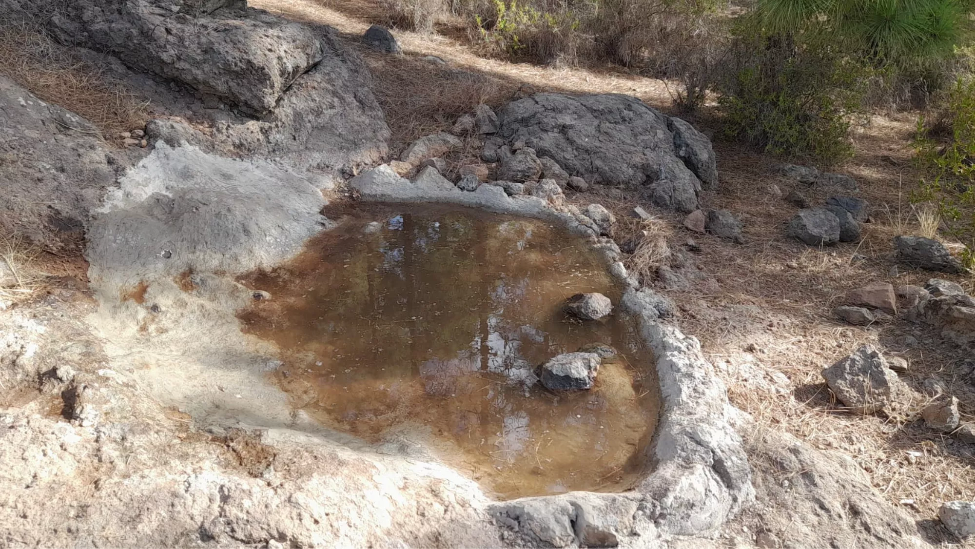 Un bebedero para animales / AYUNTAMIENTO DE SAN MIGUEL DE ABONA