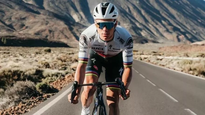Remco Evenepoel, actual ganador de La Vuelta a España, entrenando en El Teide / 