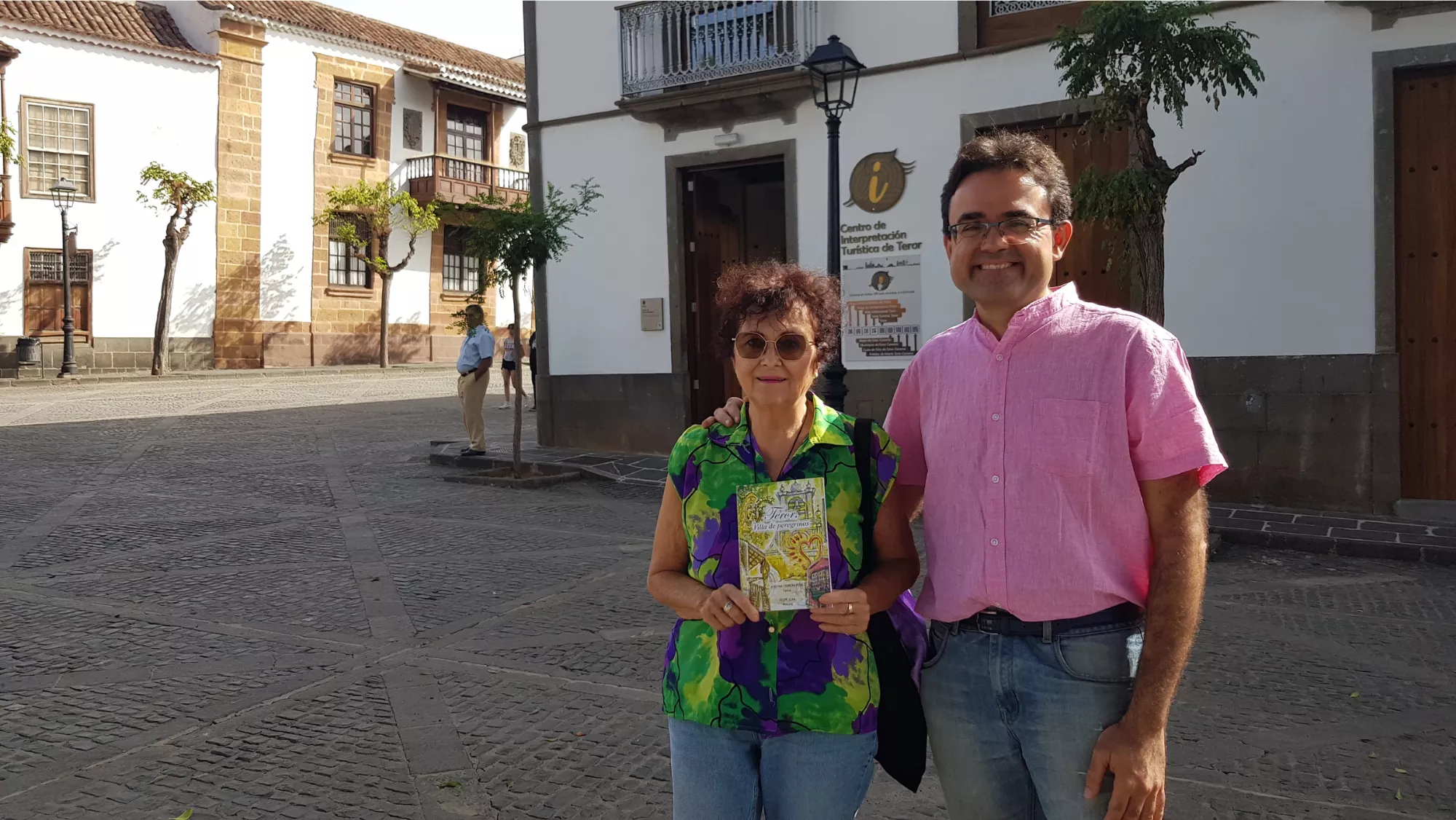 ‘Teror, Villa de peregrinos’ Felipe Juan y Josefina Cabrera homenajean a la villa mariana. / AYUNTAMIENTO DE TEROR