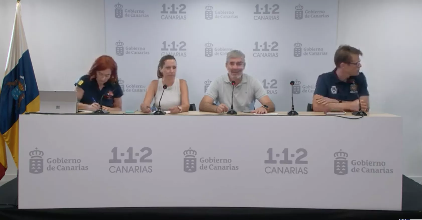 El presidente del Gobierno de Canarias, Fernando Clavijo, anuncia la estabilización del incendio./