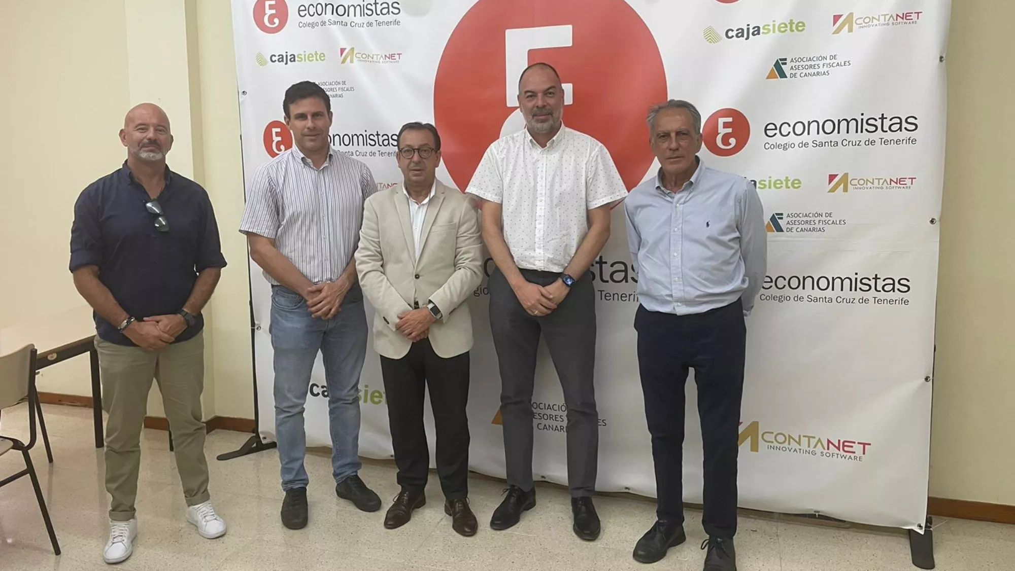 Representantes del Foro Económico y Social y el Colegio de Economistas de Santa Cruz de Tenerife./ CEDIDA