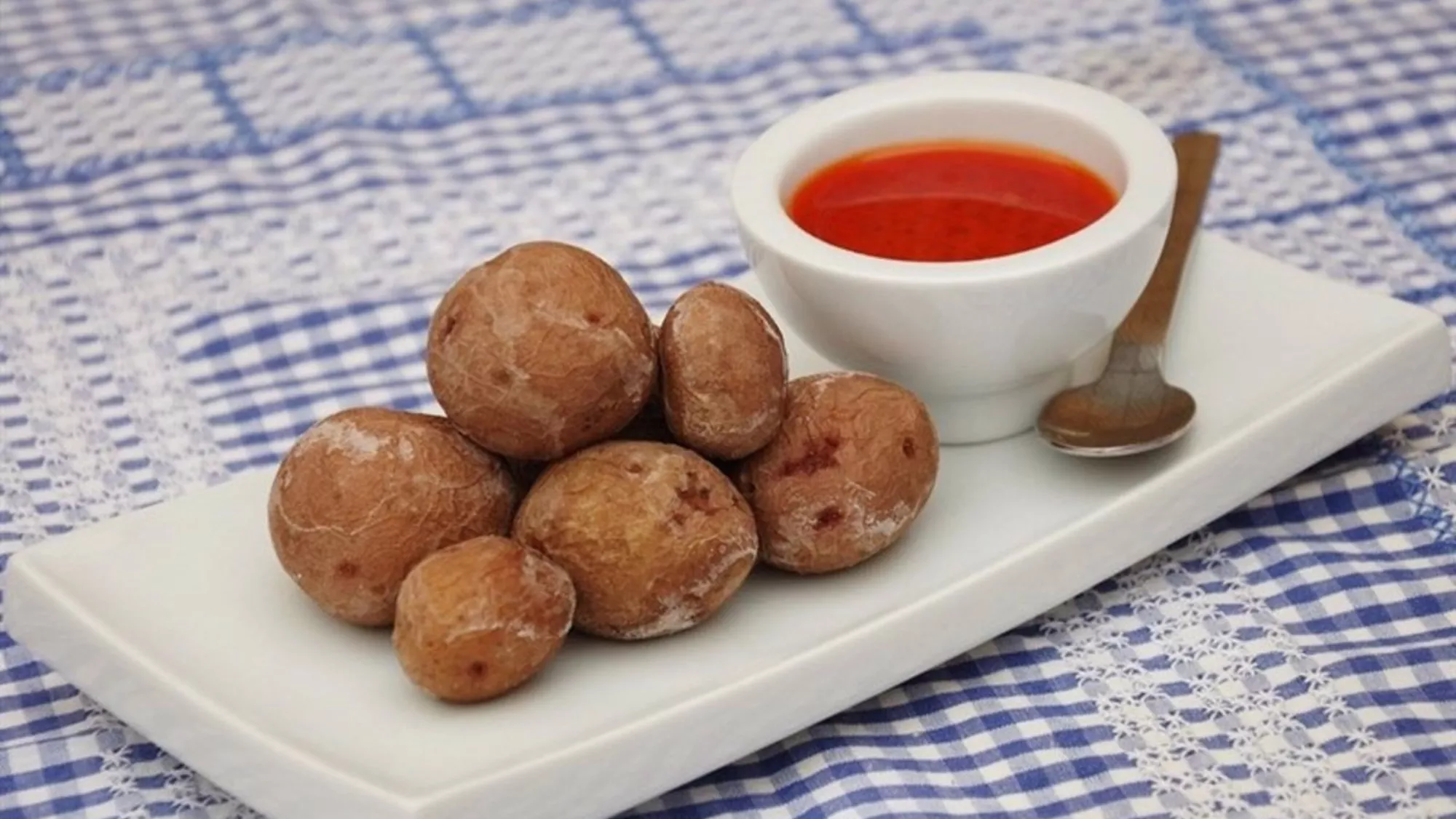 El Gobierno pide tranquilidad ante el problema de la papa y busca soluciones junto a los proveedores.  / EUROPA PRESS