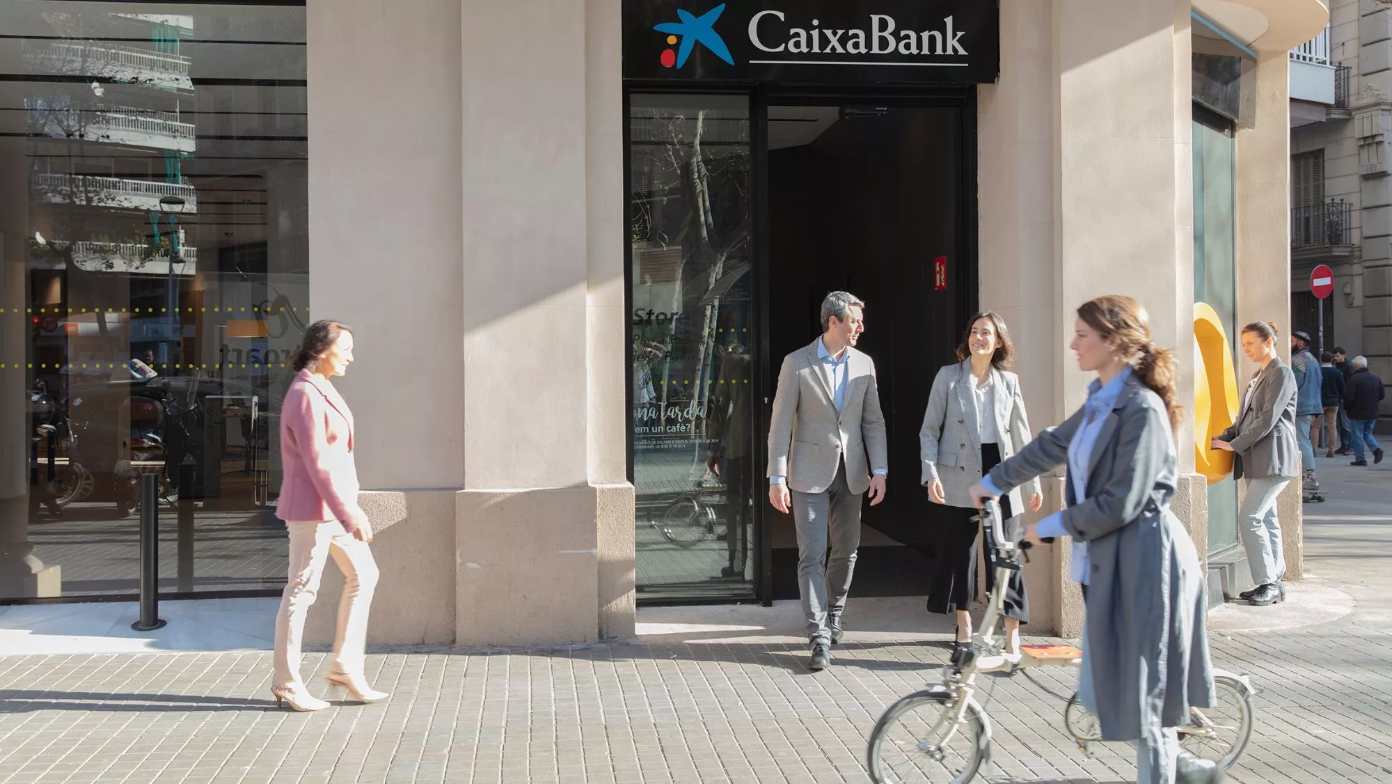 Una oficina de CaixaBank / ARCHIVO Una oficina de CaixaBank / ARCHIVO