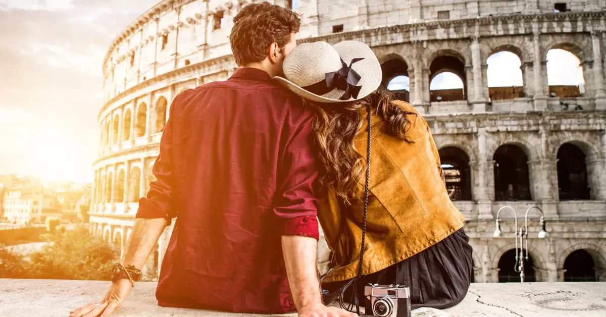 Imagen de una pareja en Roma / CIVITATIS