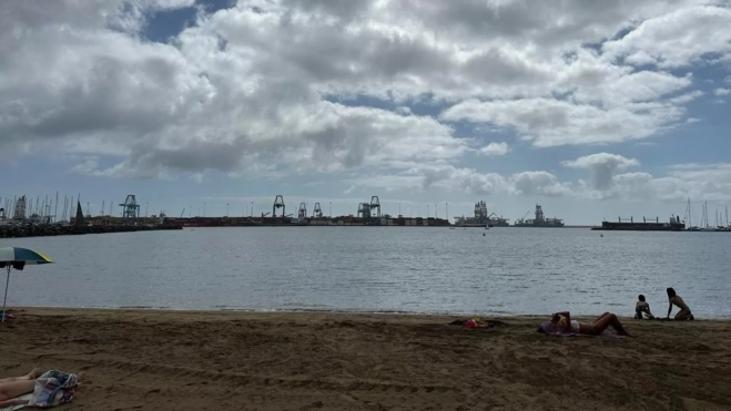 Playa de Las Alcaravaneras este martes / ATLÁNTICO HOY - MARCOS MORENO