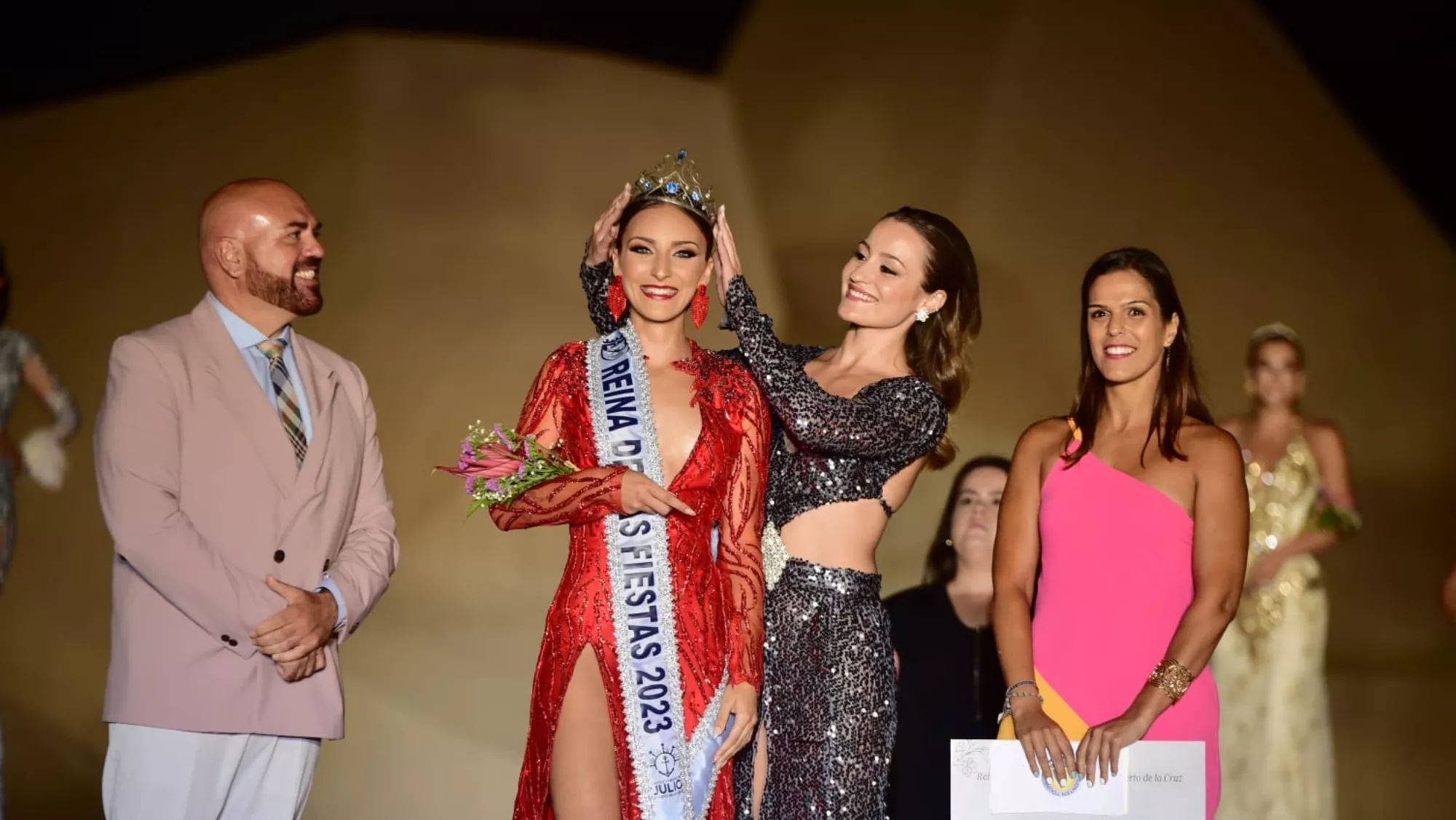 Coronación de Carmen Coto Rodríguez, en el certamen de belleza de las fiestas de Puerto de la Cruz. / CEDIDA 