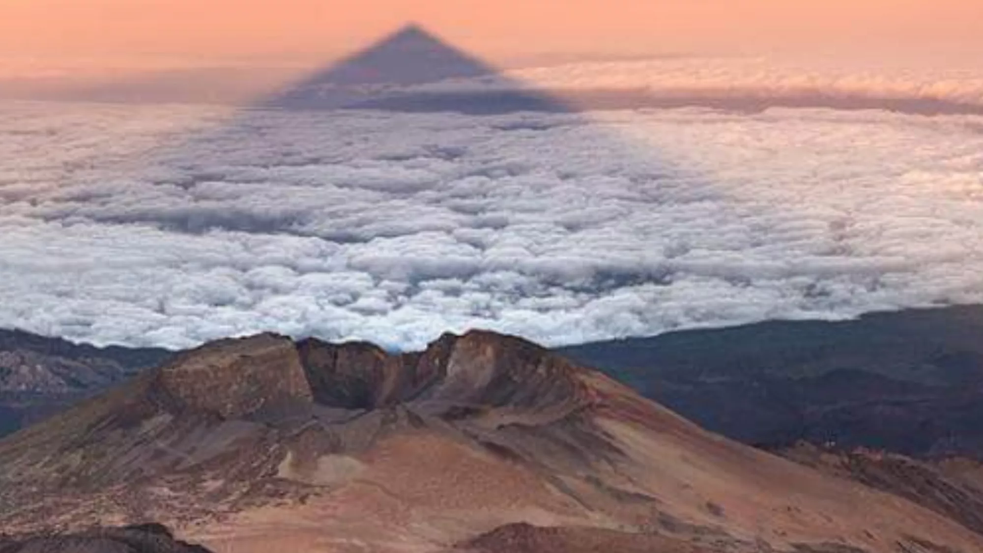 Sombra del Teide. / TURISMO DE ISLAS CANARIAS