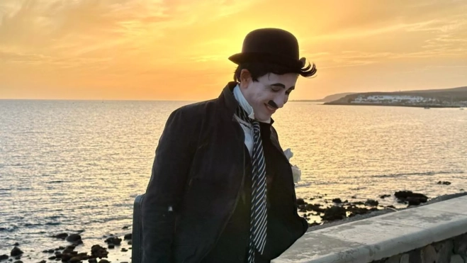 Giovanni Roma encarna a Charles Chaplin en Maspalomas / ATLÁNTICO HOY - MARCOS MORENO (1)