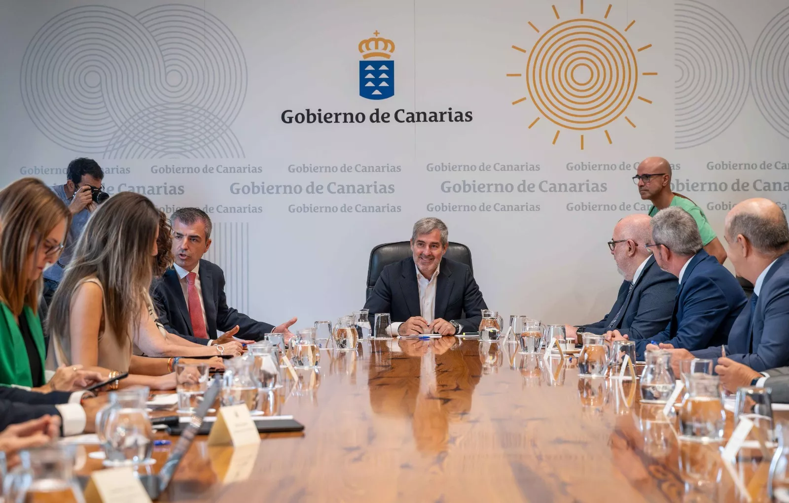 El presidente del Gobierno de Canarias, Fernando Clavijo, en la primera reunión de la legislatura del Consejo Asesor de la región./ CEDIDA 1