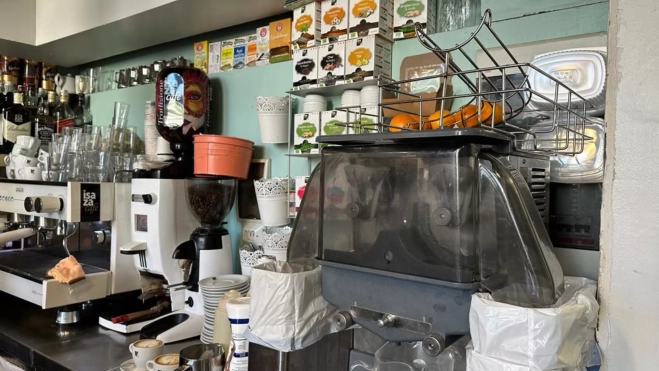 Una máquina para exprimir zumos en un bar de Las Palmas de Gran Canaria / ATLÁNTICO HOY - MARCOS MORENO