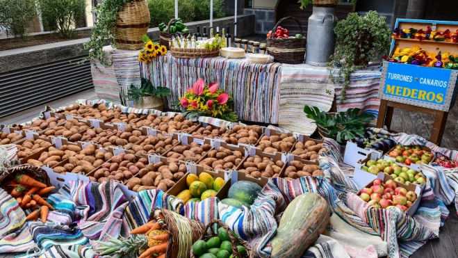 Productos recolectados para la ofrenda del Cabildo grancanario a la patrona / CABILDO DE GRAN CANARIA Productos recolectados para la ofrenda del Cabildo grancanario a la patrona / CABILDO DE GRAN CANARIA