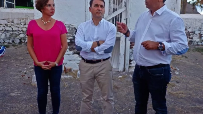 Visita al cementerio de alcalde, José Manuel Bermúdez, y el concejal de Servicios Públicos de 2018, Dámaso Artega Visita al cementerio de alcalde, José Manuel Bermúdez, y el concejal de Servicios Públicos de 2018, Dámaso Artega