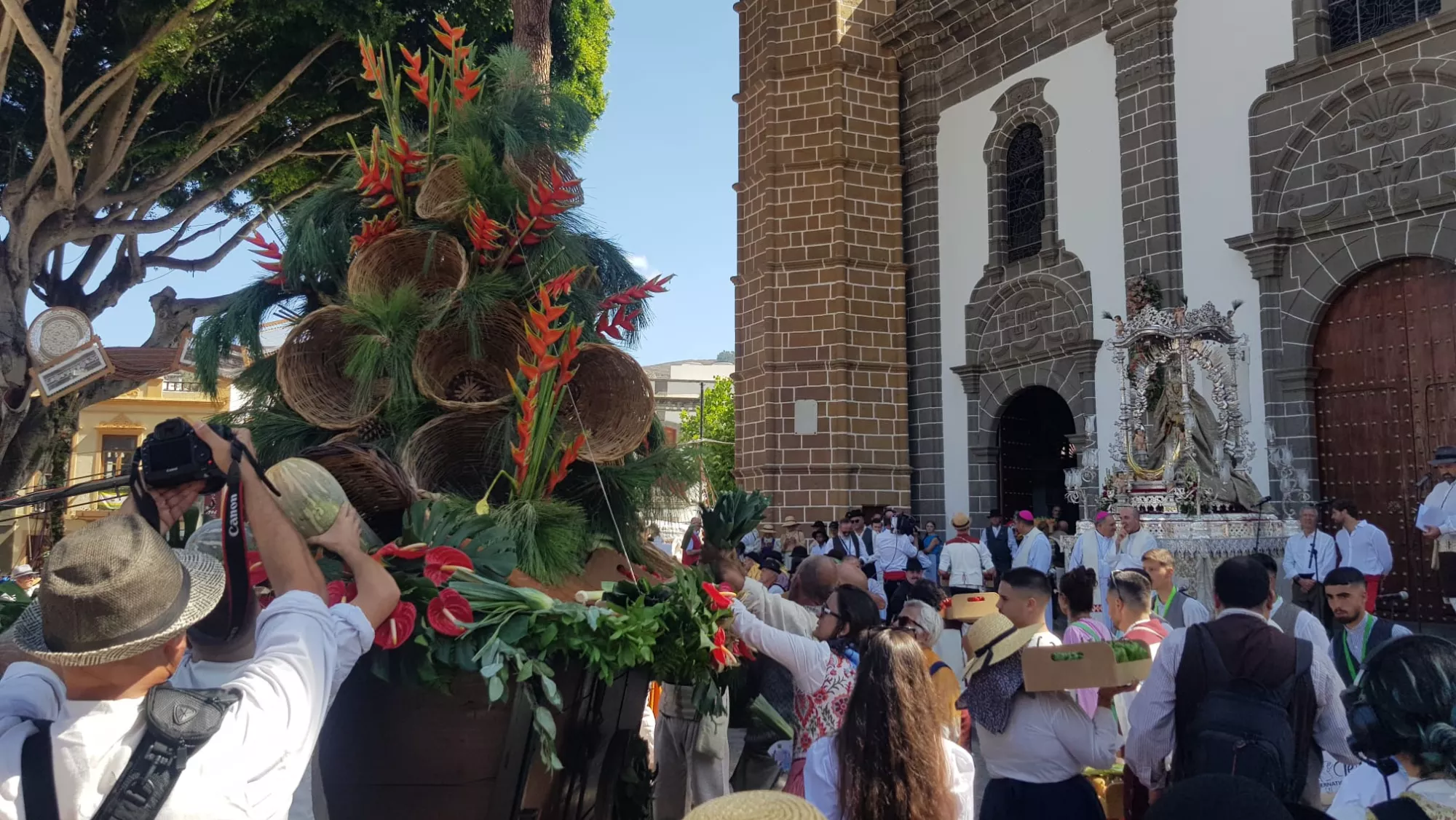 Más de 20.000 personas presentaron sus ofrendas a la patrona de la isla / AYUNTAMIENTO DE TEROR