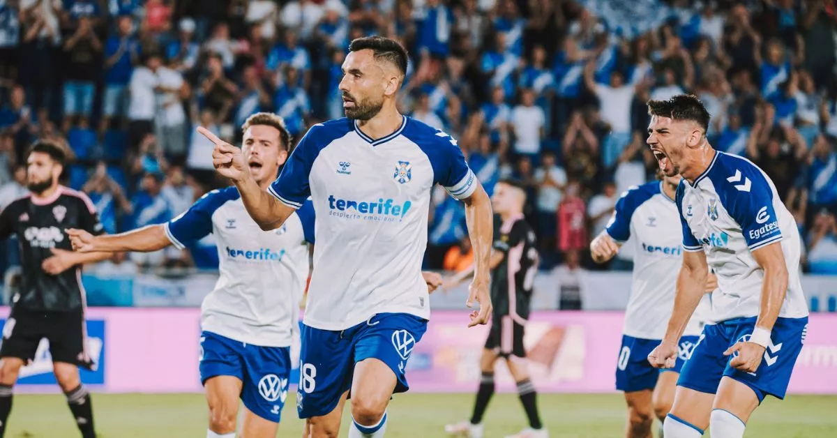 Gallego marcó el primer gol desde el punto de penalti y asistió de tacón en el segundo./ CD TENERIFE.