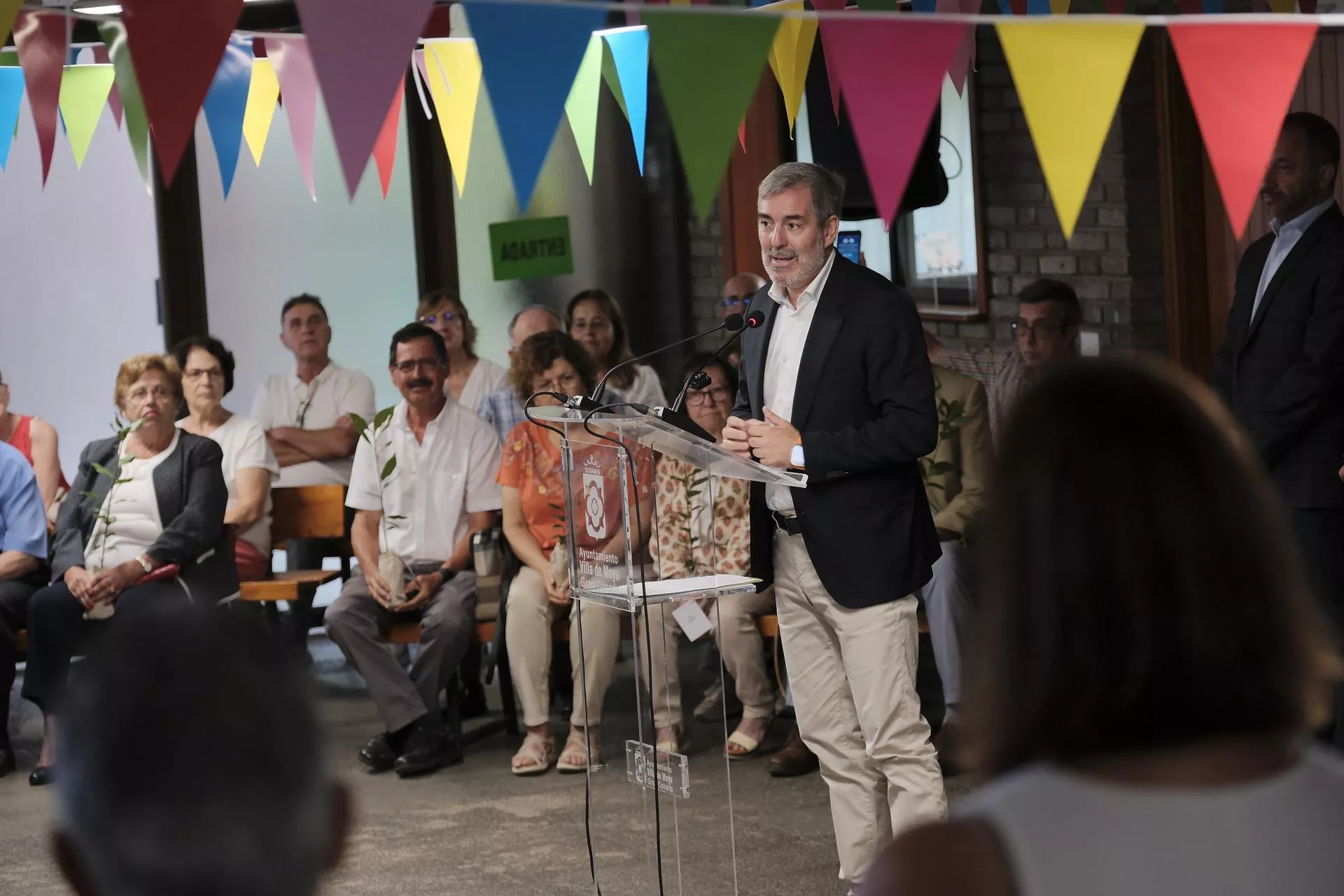 El presidente del Gobierno de Canarias, Fernando Clavijo, inaugura el curso en Moya./ EFE - ÁNGEL MEDINA